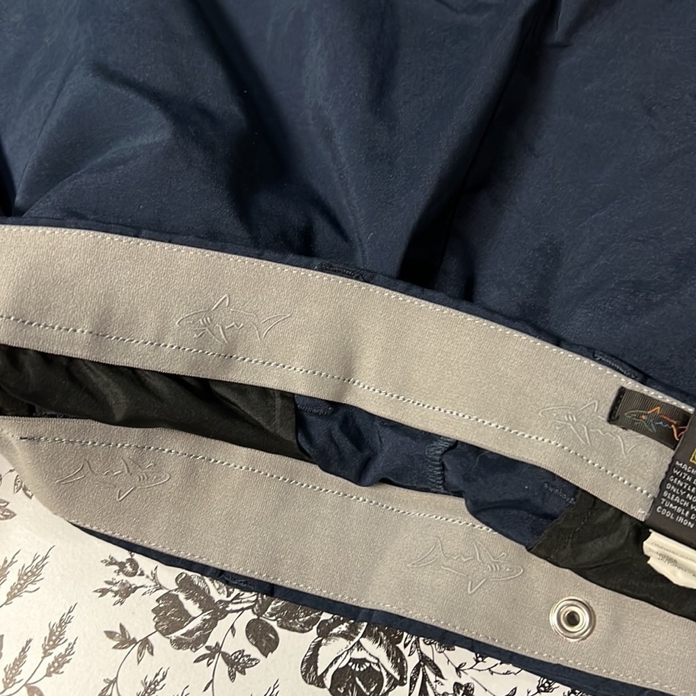 Greg Norman golf shorts | navy blue | size 34 - Picture 10 of 11